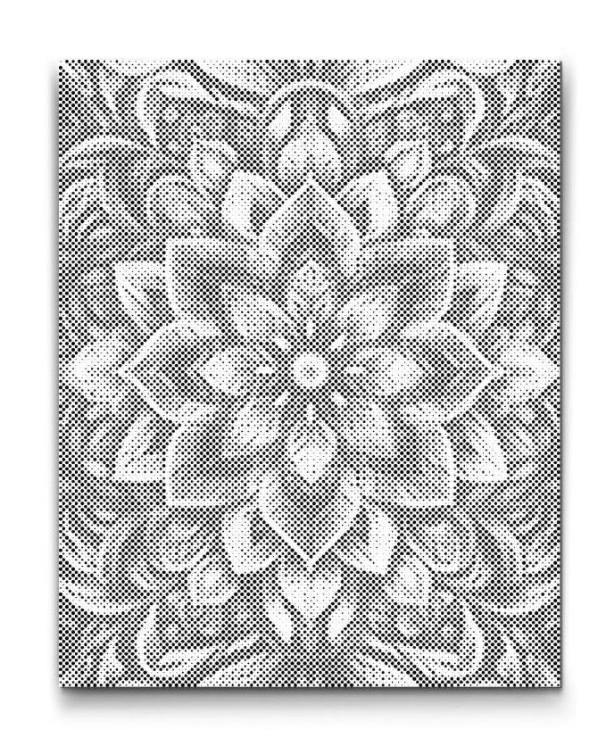 Dekorativ väggkonst med ett vitt blommönster på en texturerad grå bakgrund